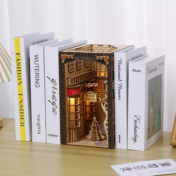 LeWood 3D Fa Puzzle Diagon ChristmasAlley Diorama / Bookend